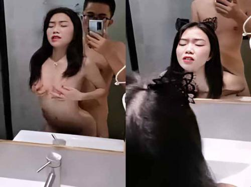 Aku lebih suka bercinta seperti ini